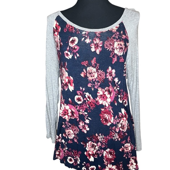 LUQ Tops - Floral Print Long Sleeve Top in Navy and Gray